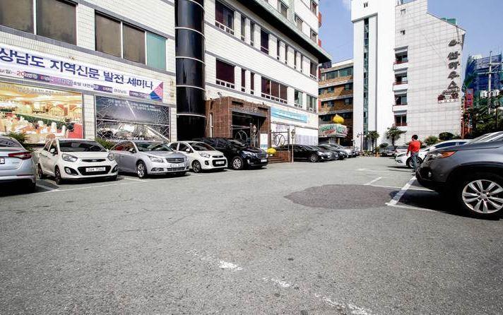 Geoje Tourist Hotel Exterior photo