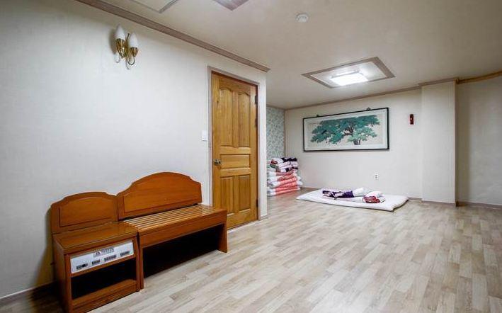 Geoje Tourist Hotel Exterior photo