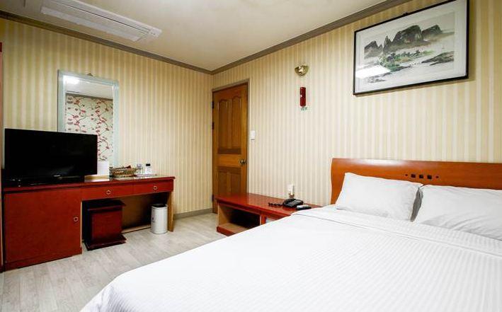 Geoje Tourist Hotel Exterior photo