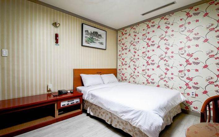 Geoje Tourist Hotel Exterior photo